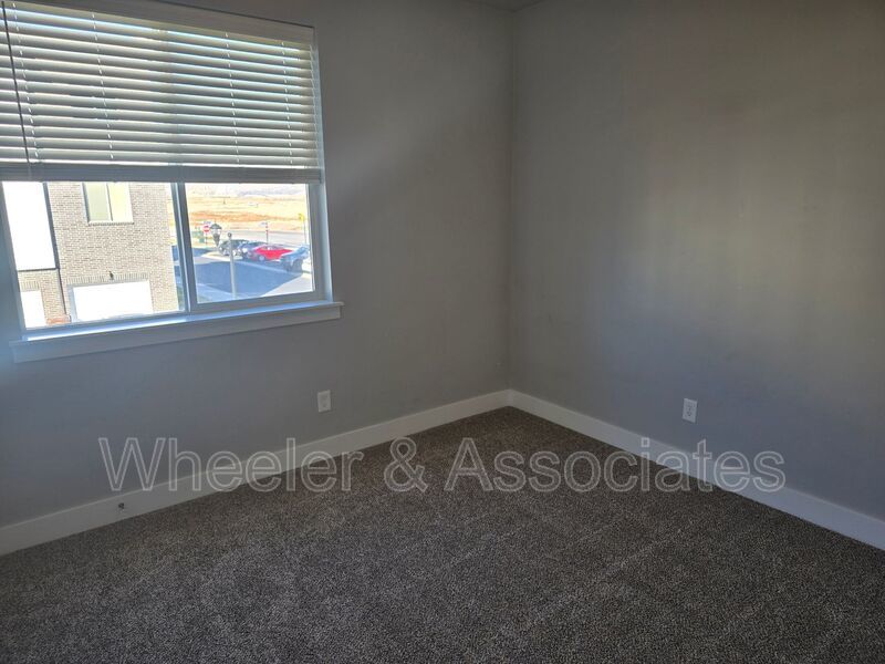 Lakefront Condo Living - Your Ideal Retreat Near Utah Lake! property image