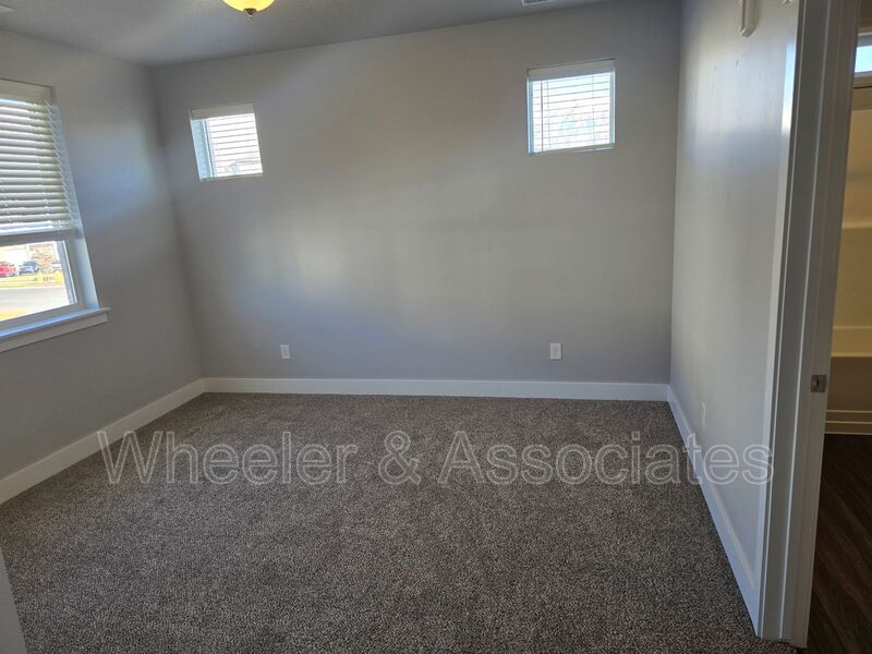 Lakefront Condo Living - Your Ideal Retreat Near Utah Lake! property image