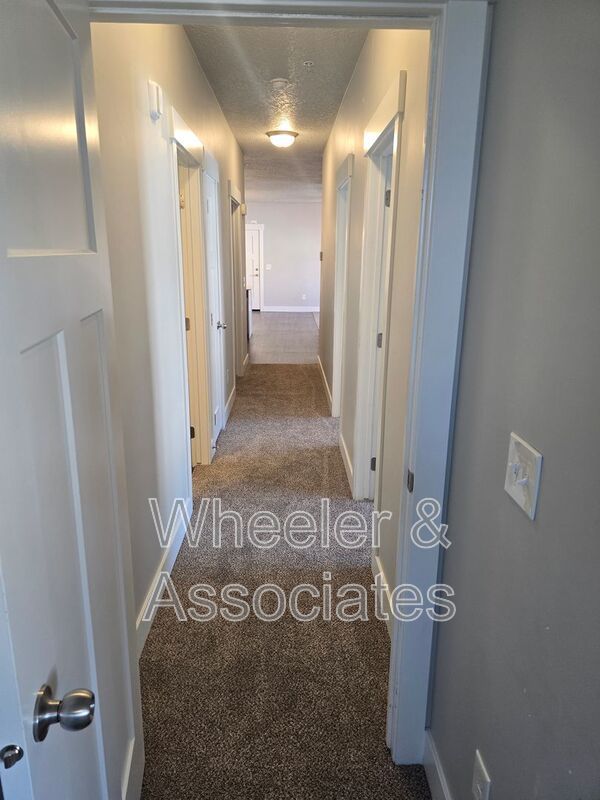 Lakefront Condo Living - Your Ideal Retreat Near Utah Lake! property image