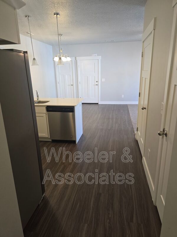 Lakefront Condo Living - Your Ideal Retreat Near Utah Lake! property image