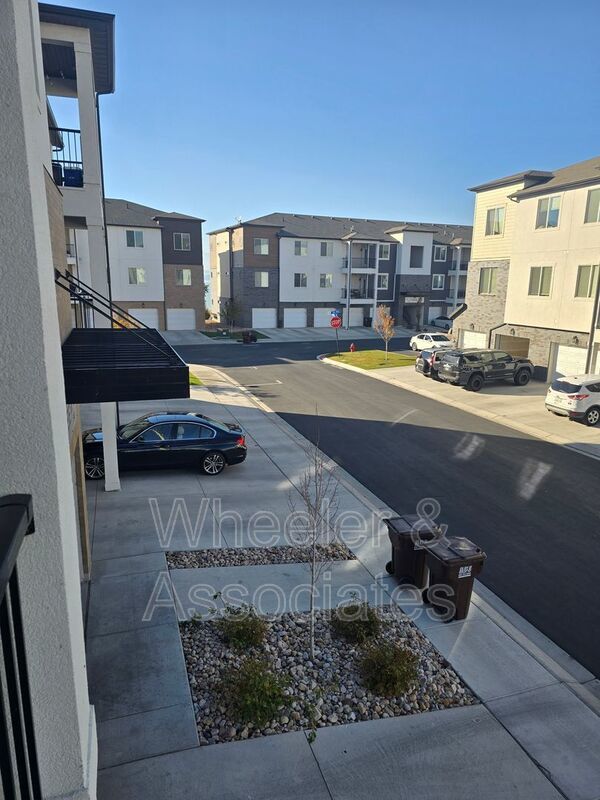 Lakefront Condo Living - Your Ideal Retreat Near Utah Lake! property image