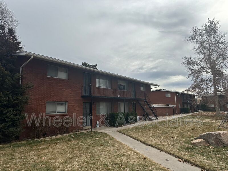 2 bedroom 1 bath apartment in Clearfield unit S  with Central Air and dishwasher. property image
