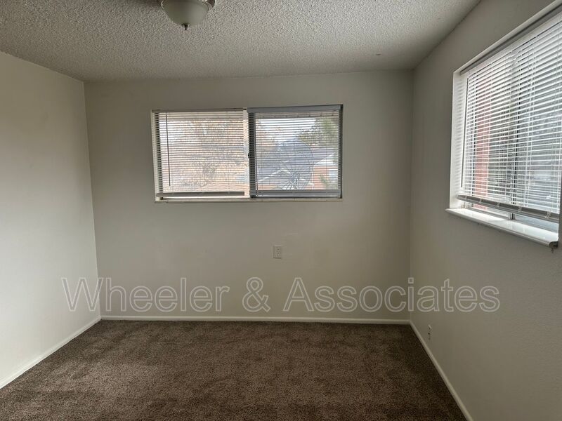 2 bedroom 1 bath apartment in Clearfield unit S  with Central Air and dishwasher. property image