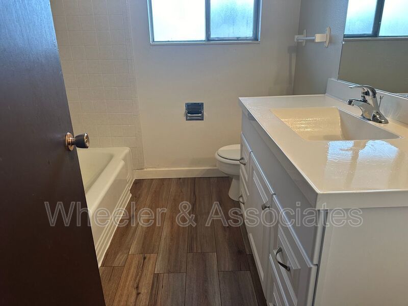 2 bedroom 1 bath apartment in Clearfield unit S  with Central Air and dishwasher. property image