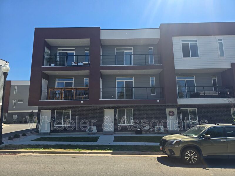 Modern 2 Bed / 2.5 Bath Townhome in Clearfield property image