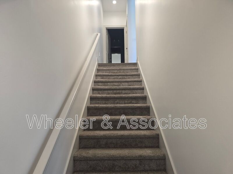 Modern 2 Bed / 2.5 Bath Townhome in Clearfield property image
