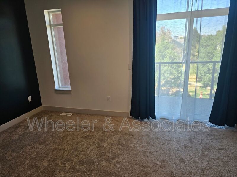 Modern 2 Bed / 2.5 Bath Townhome in Clearfield property image