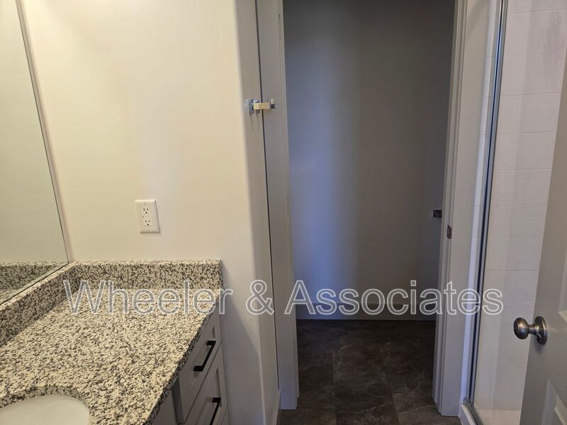 Modern 2 Bed / 2.5 Bath Townhome in Clearfield property image
