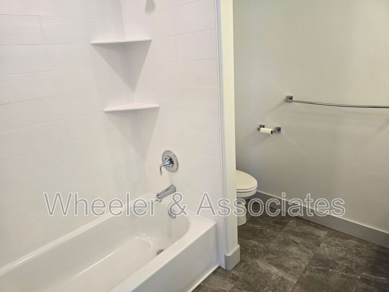 Modern 2 Bed / 2.5 Bath Townhome in Clearfield property image