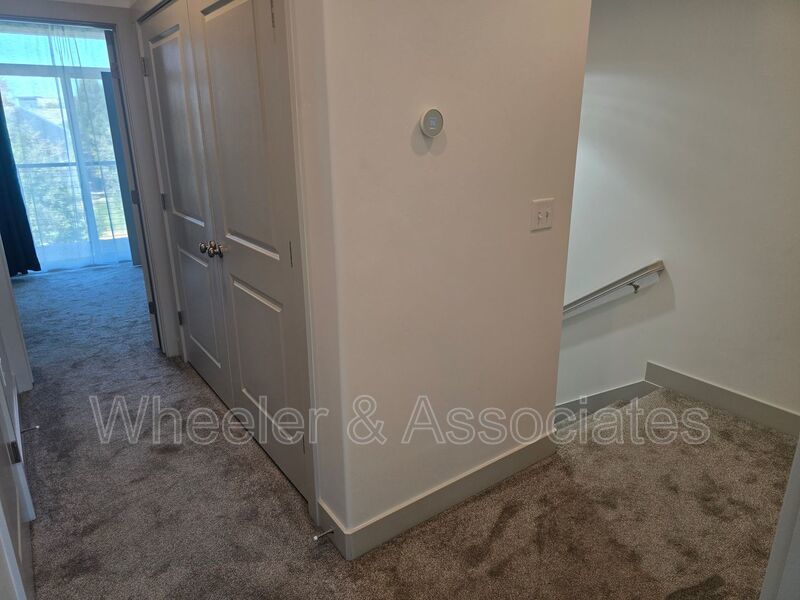 Modern 2 Bed / 2.5 Bath Townhome in Clearfield property image