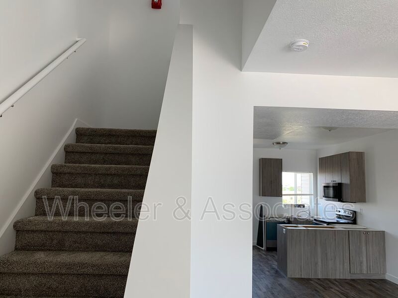 3 bed 2 bath townhome with so many upgrades and close to IRS, Shopping, easy access to Freeway. property image