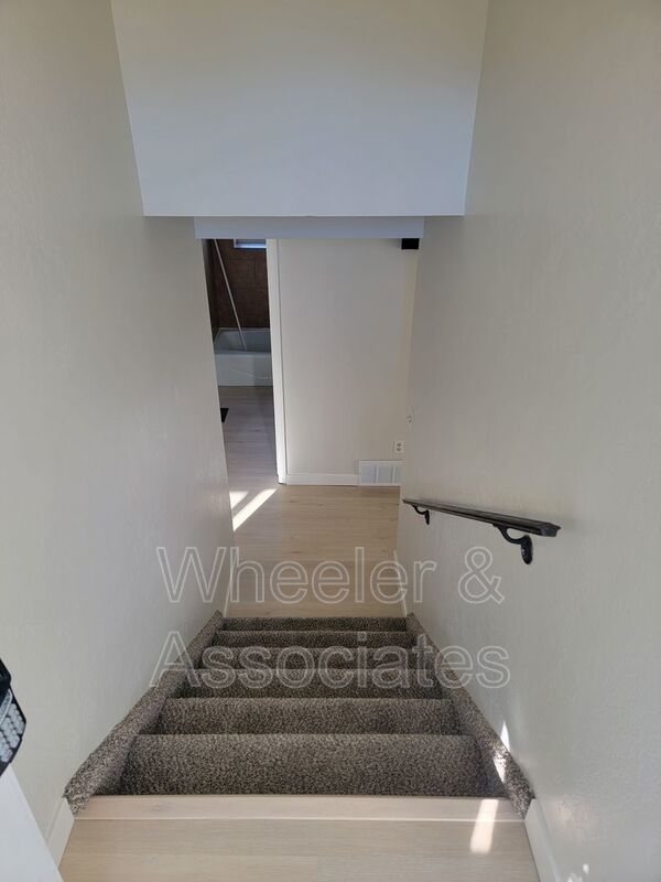 Charming 2 Bed, 1 Bath Duplex in Washington Terrace with Shared Backyard property image