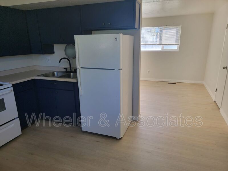 Charming 2 Bed, 1 Bath Duplex in Washington Terrace with Shared Backyard property image