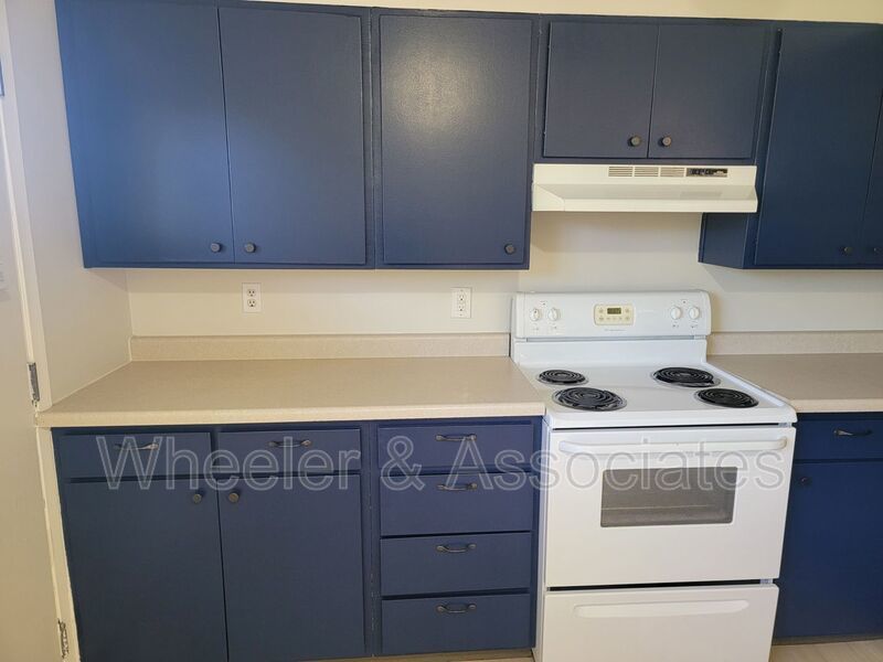 Charming 2 Bed, 1 Bath Duplex in Washington Terrace with Shared Backyard property image