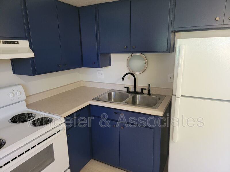 Charming 2 Bed, 1 Bath Duplex in Washington Terrace with Shared Backyard property image