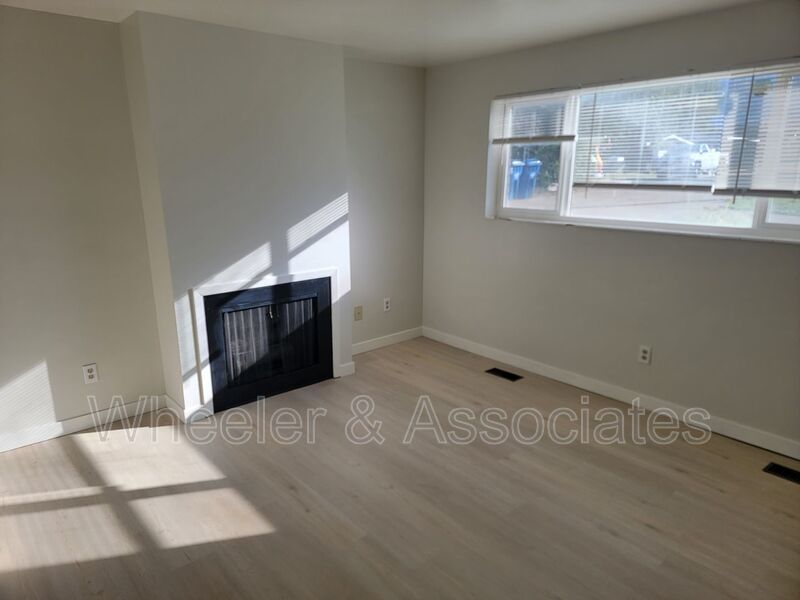 Charming 2 Bed, 1 Bath Duplex in Washington Terrace with Shared Backyard property image