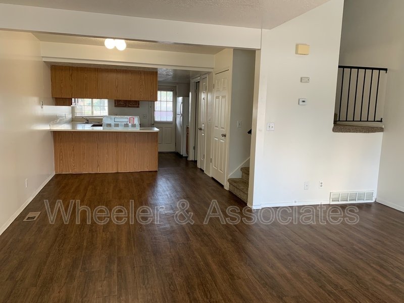 Slaterville townhouse across from IRS with 2 bedrooms with a loft upstairs with 1.5 bathrooms in Slaterville off 12th street by IRS property image