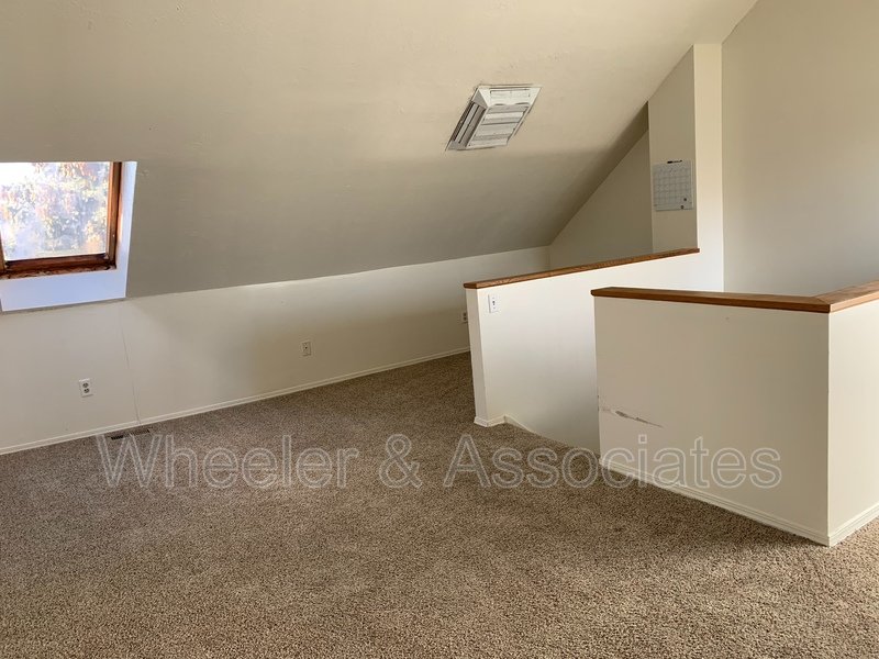 Slaterville townhouse across from IRS with 2 bedrooms with a loft upstairs with 1.5 bathrooms in Slaterville off 12th street by IRS property image