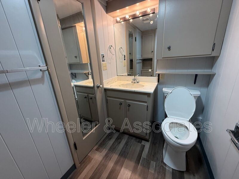 Renovated 1 bed 1 bath basement duplex with utilities paid up to $200 then split between tenants. property image