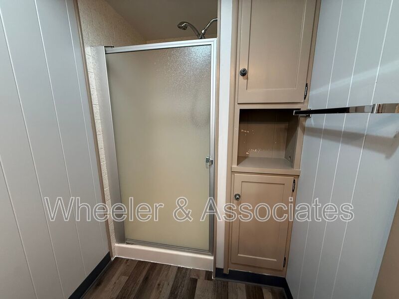 Renovated 1 bed 1 bath basement duplex with utilities paid up to $200 then split between tenants. property image