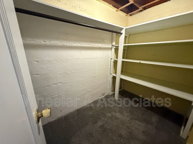 Renovated 1 bed 1 bath basement duplex with utilities paid up to $200 then split between tenants. property image