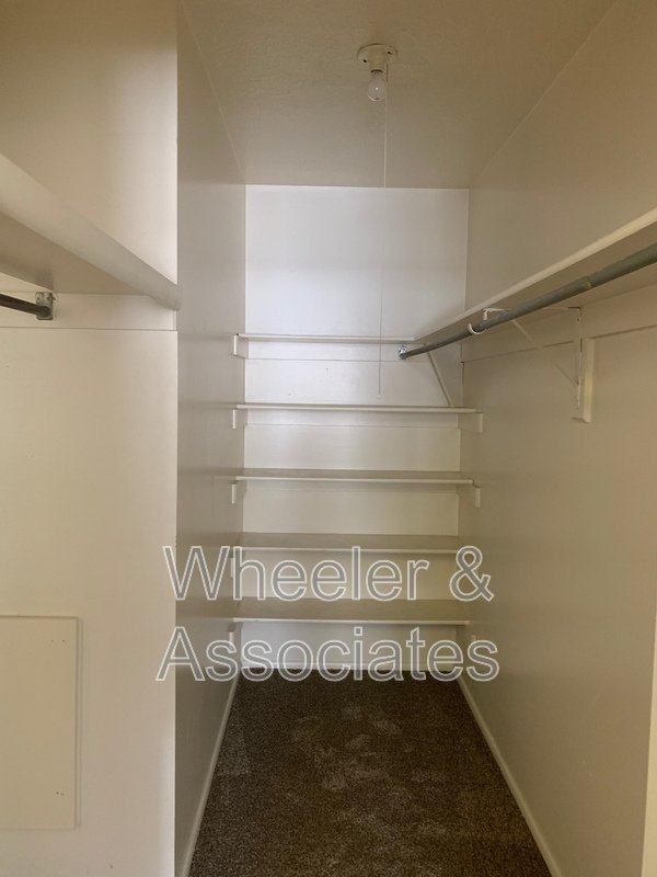 2 bed 1 bath apartment with walk-in closet, coin op laundry located at 2650 Jefferson #17 Ogden top level property image