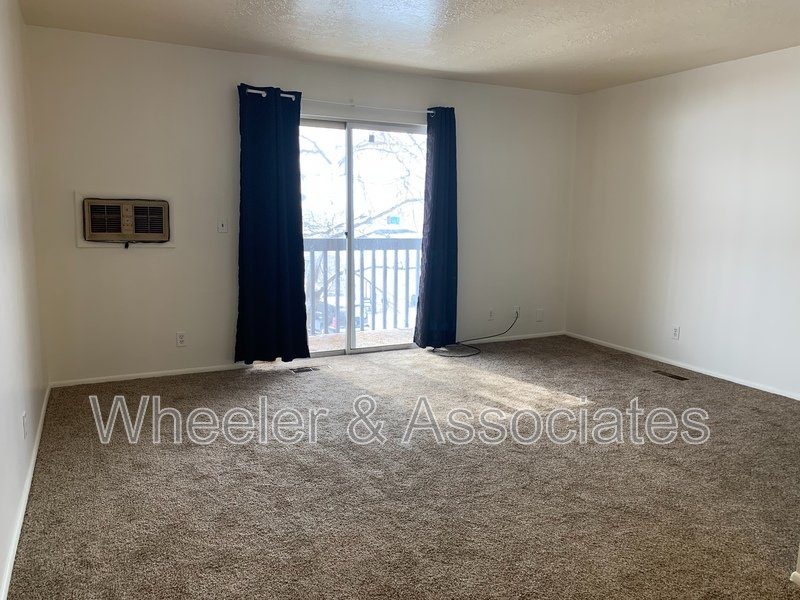 2 bed 1 bath apartment with walk-in closet, coin op laundry located at 2650 Jefferson #17 Ogden top level property image