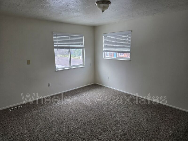 Charming 3 Bed, 2 Bath Ogden Duplex Unit with Updated Kitchen property image