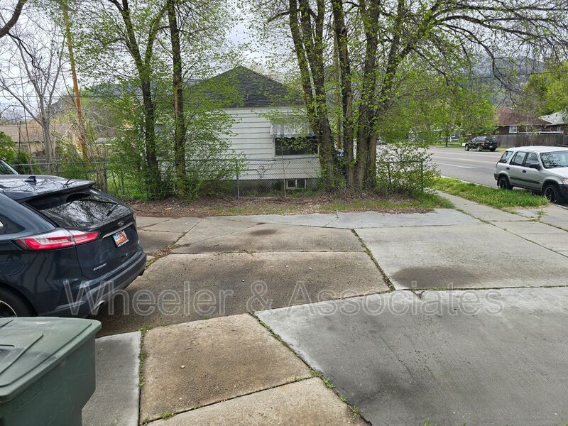 Charming 3 Bed, 2 Bath Ogden Duplex Unit with Updated Kitchen property image