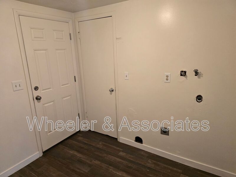 Charming 3 Bed, 2 Bath Ogden Duplex Unit with Updated Kitchen property image