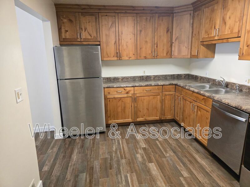 Charming 3 Bed, 2 Bath Ogden Duplex Unit with Updated Kitchen property image