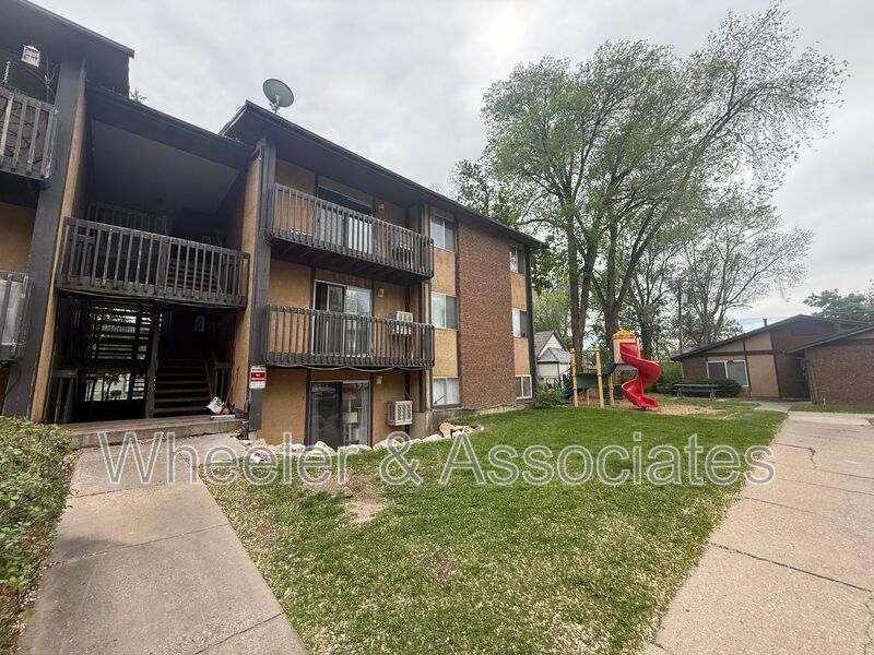 2 bed 1 bathroom apartment with Brand-new flooring.  Playground and Coin Op laundry room and off-street parking. property image