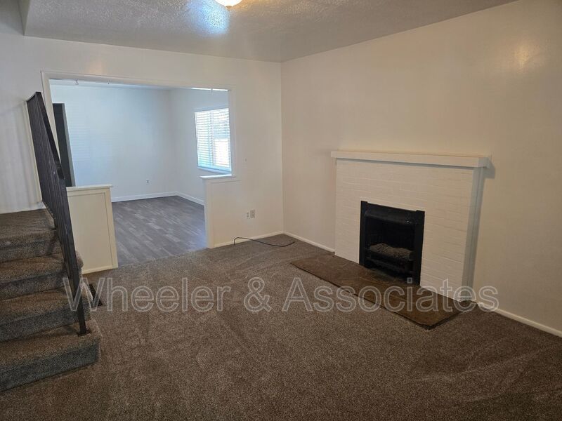 Charming 3 Bed, 2 Bath Ogden Duplex Unit with Updated Kitchen property image
