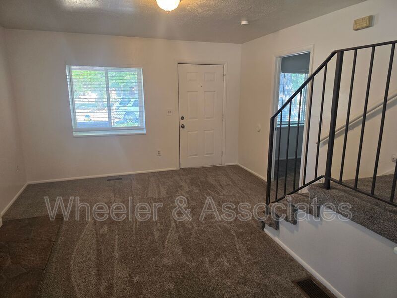 Charming 3 Bed, 2 Bath Ogden Duplex Unit with Updated Kitchen property image