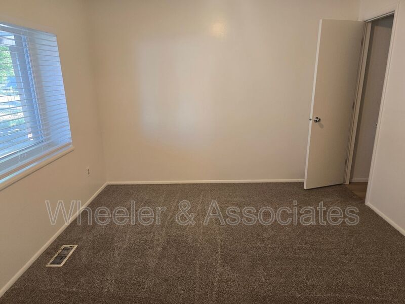 Charming 3 Bed, 2 Bath Ogden Duplex Unit with Updated Kitchen property image