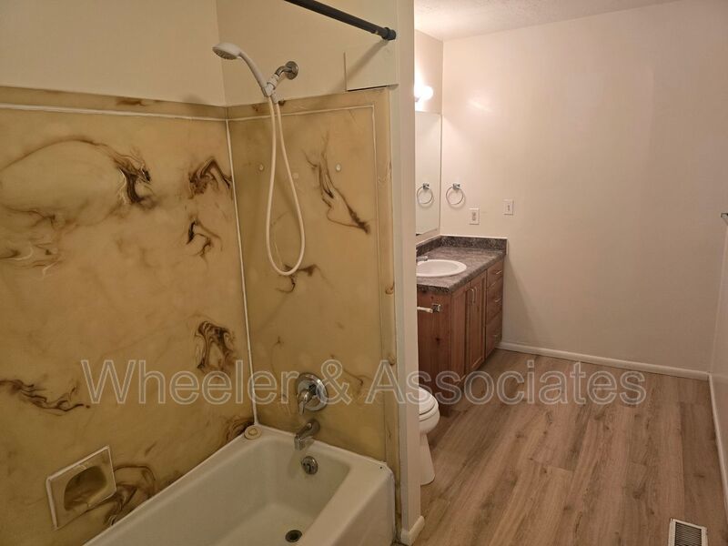 Charming 3 Bed, 2 Bath Ogden Duplex Unit with Updated Kitchen property image