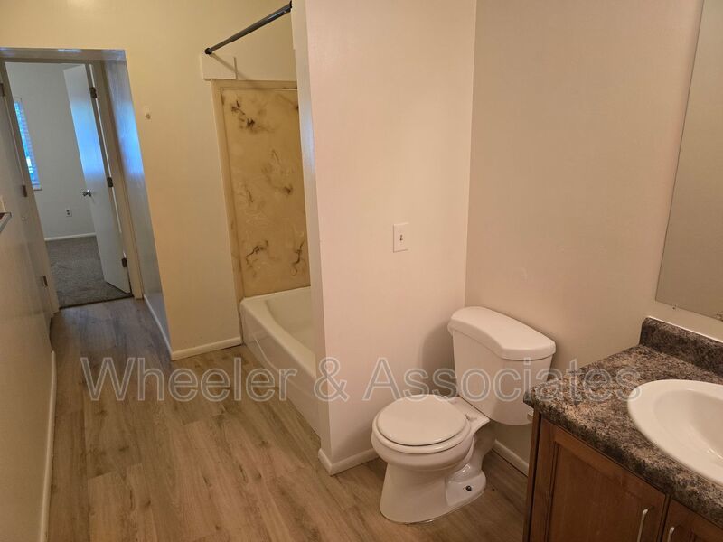 Charming 3 Bed, 2 Bath Ogden Duplex Unit with Updated Kitchen property image