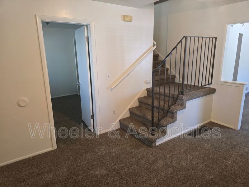 Charming 3 Bed, 2 Bath Ogden Duplex Unit with Updated Kitchen property image