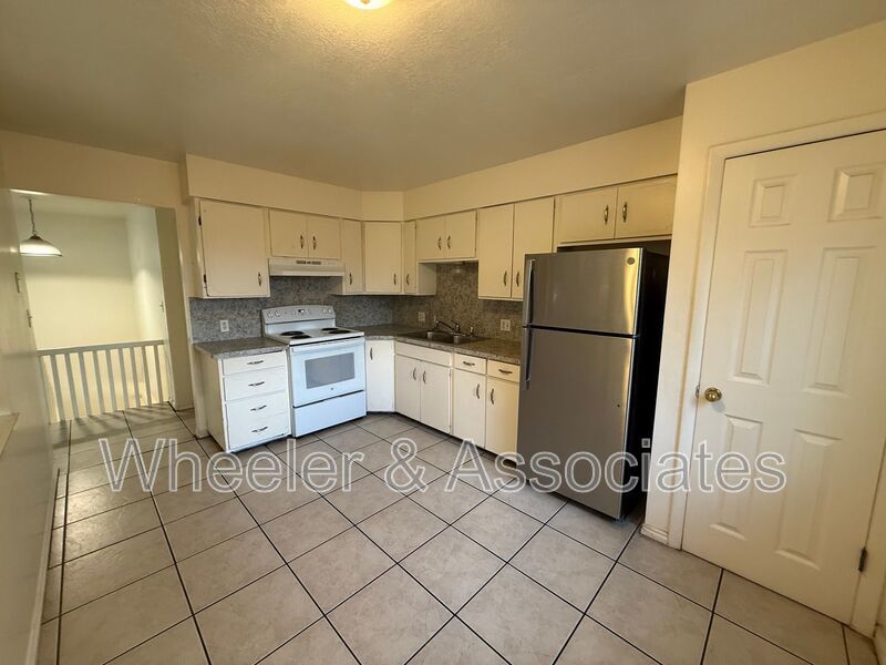 3 bed 2 bath duplex with Carport available in So. Ogden property image