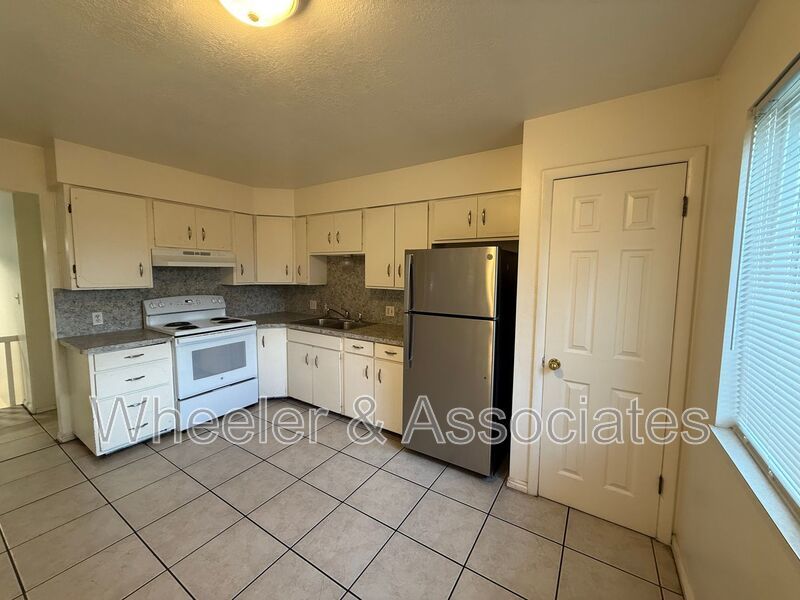 3 bed 2 bath duplex with Carport available in So. Ogden property image