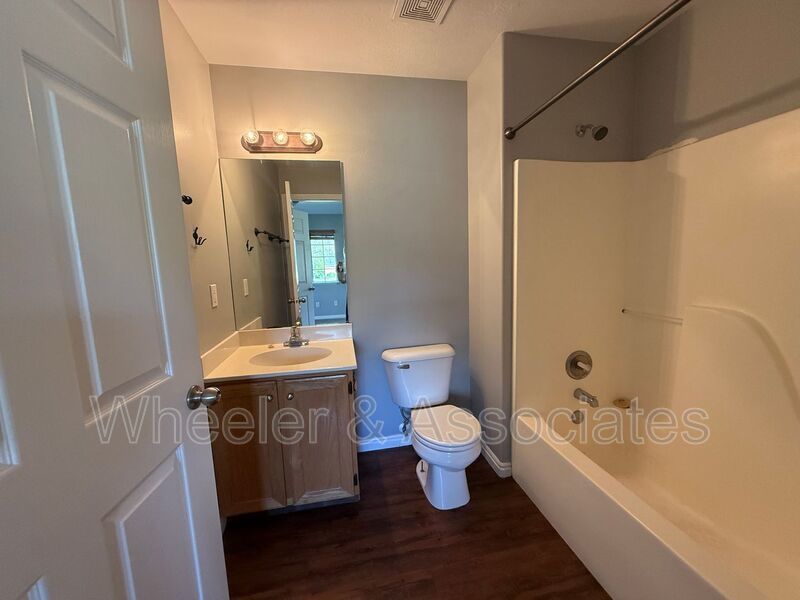 3 bedroom 2 bathroom Condo in Springville with pool access property image