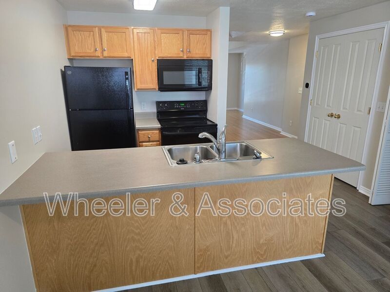 Spacious 2 Bed, 2 Bath Downtown Ogden Condo on Historic 25th Street property image