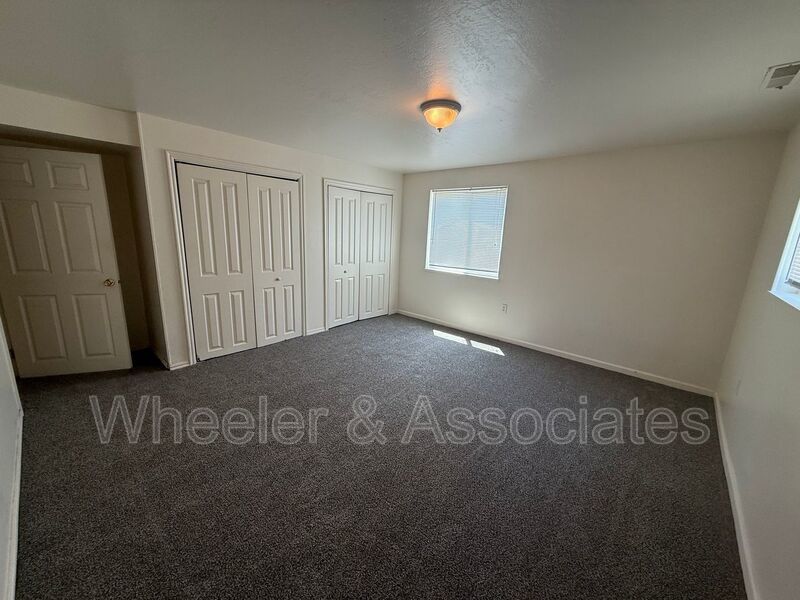 3 bed 2 bath duplex with Carport available in So. Ogden property image