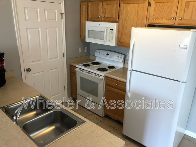 3 bedroom 2 bathroom Condo in Springville with pool access property image