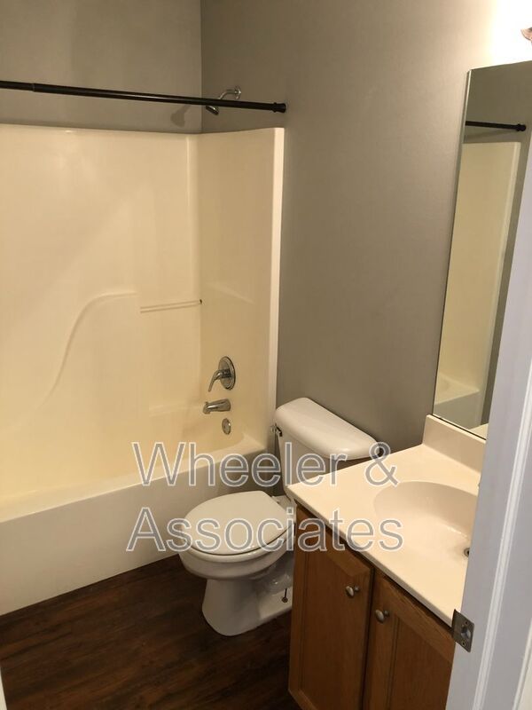 3 bedroom 2 bathroom Condo in Springville with pool access property image