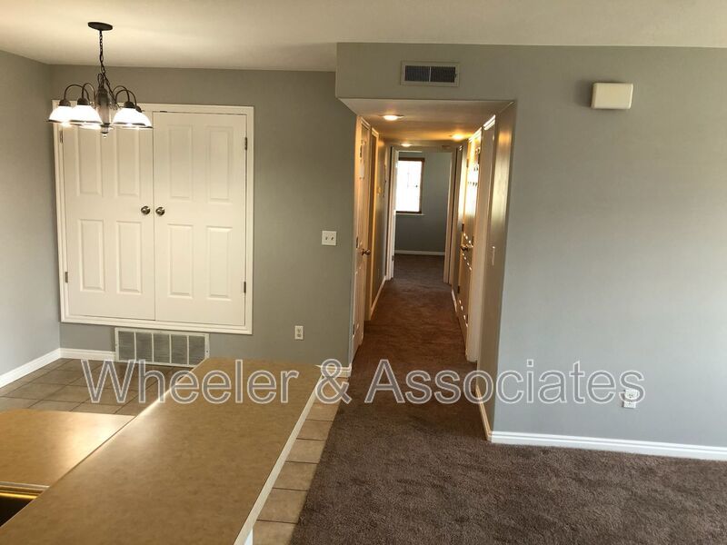 3 bedroom 2 bathroom Condo in Springville with pool access property image