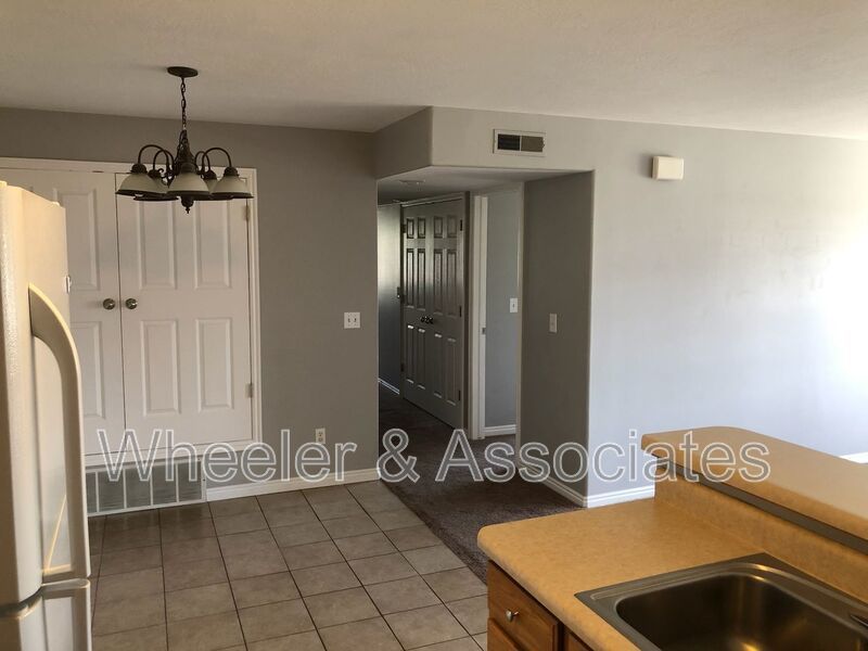 3 bedroom 2 bathroom Condo in Springville with pool access property image