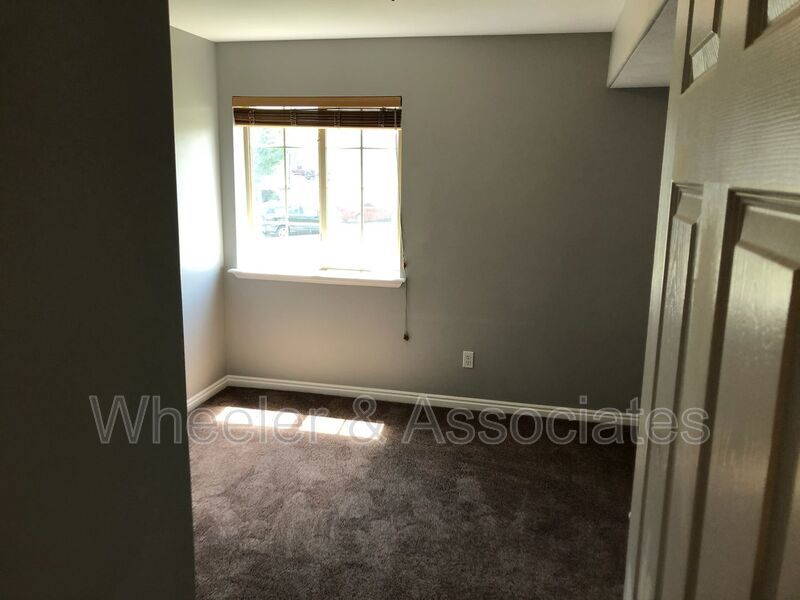 3 bedroom 2 bathroom Condo in Springville with pool access property image