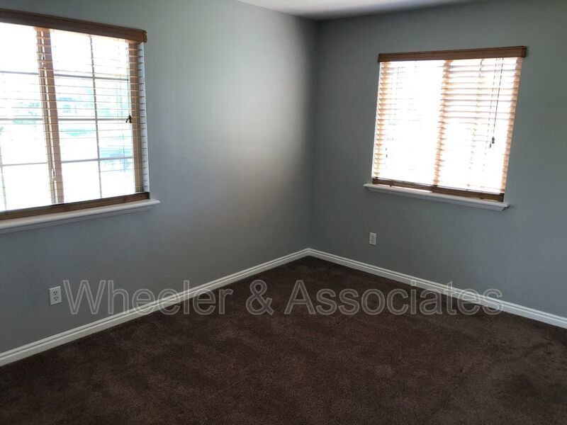 3 bedroom 2 bathroom Condo in Springville with pool access property image
