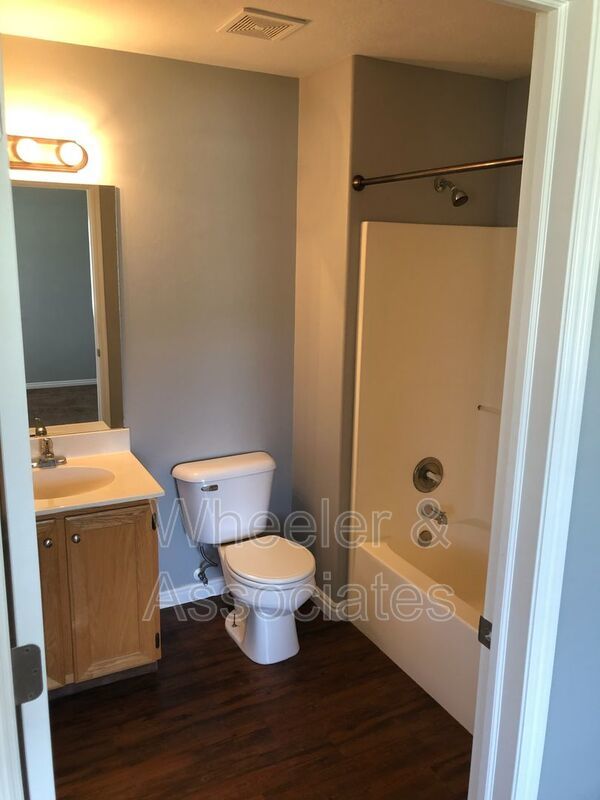 3 bedroom 2 bathroom Condo in Springville with pool access property image